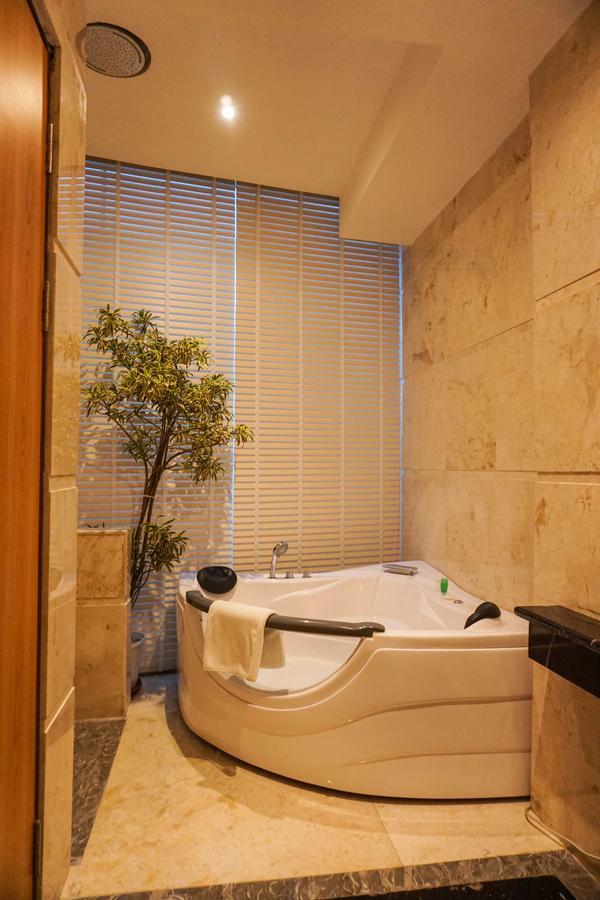 Cinnamon Hotel Boutique Syariah Tutugan Dış mekan fotoğraf